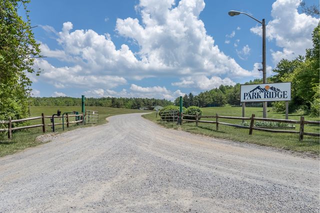 222 Greenwood LN SE, Copper Hill, VA 24079