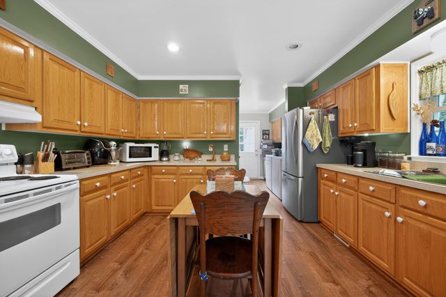 222 Greenwood LN SE, Copper Hill, VA 24079