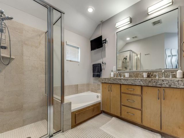 5219 Kiam Street F, Houston, TX 77007