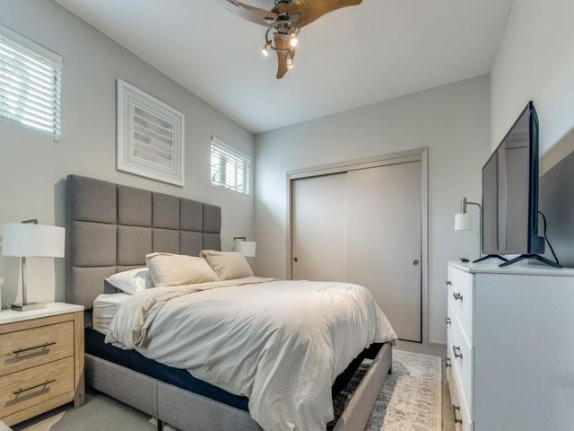 5219 Kiam Street F, Houston, TX 77007