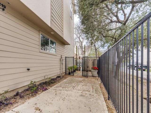 5219 Kiam Street F, Houston, TX 77007
