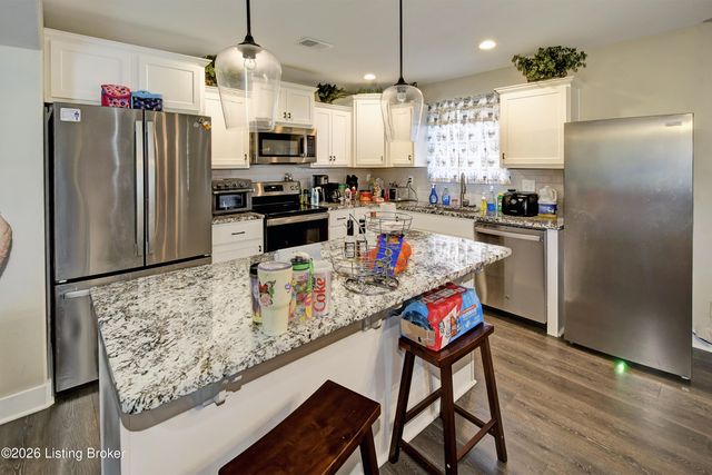 7911 Cultivator Ct, Louisville, KY 40291