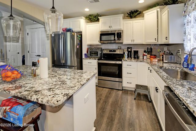 7911 Cultivator Ct, Louisville, KY 40291