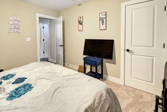 7911 Cultivator Ct, Louisville, KY 40291