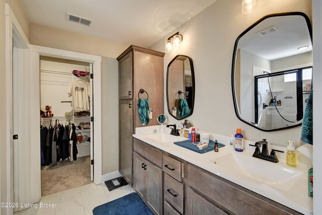 7911 Cultivator Ct, Louisville, KY 40291