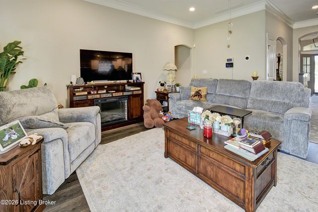 7911 Cultivator Ct, Louisville, KY 40291