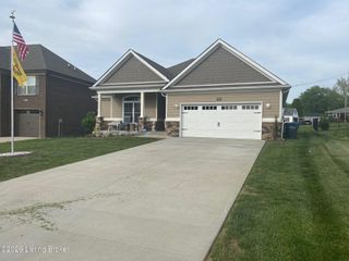 7911 Cultivator Ct, Louisville, KY 40291