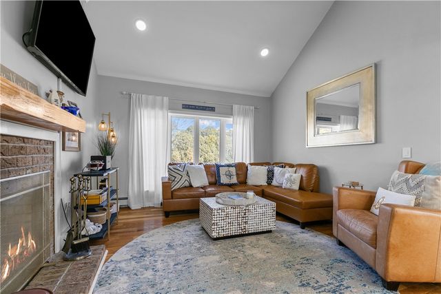 391 Valley Road, Middletown, RI 02842
