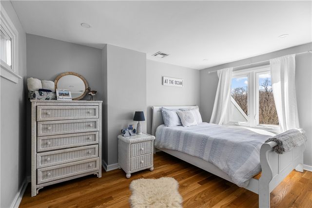 391 Valley Road, Middletown, RI 02842