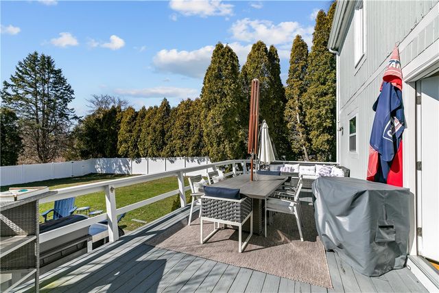 391 Valley Road, Middletown, RI 02842