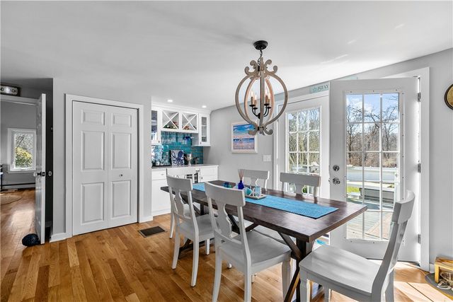 391 Valley Road, Middletown, RI 02842