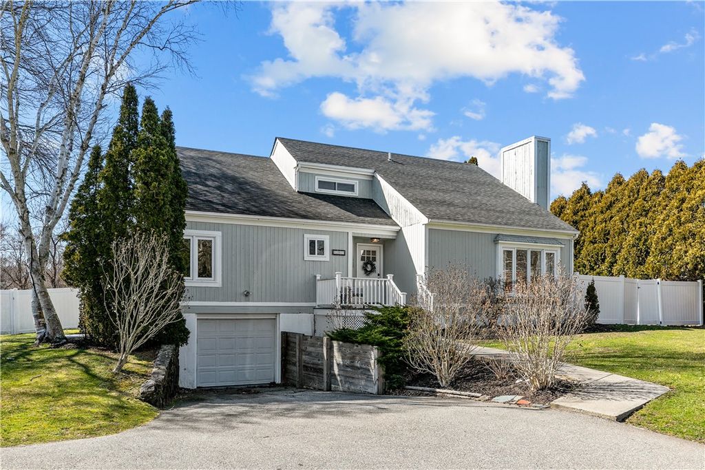 391 Valley Road, Middletown, RI 02842