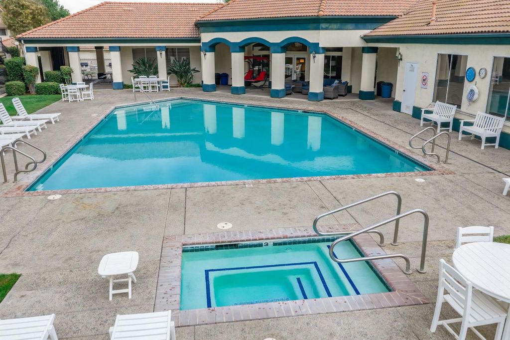Image 1 of property listing at 1542 E Alluvial Avenue # 258, Fresno, CA 93720
