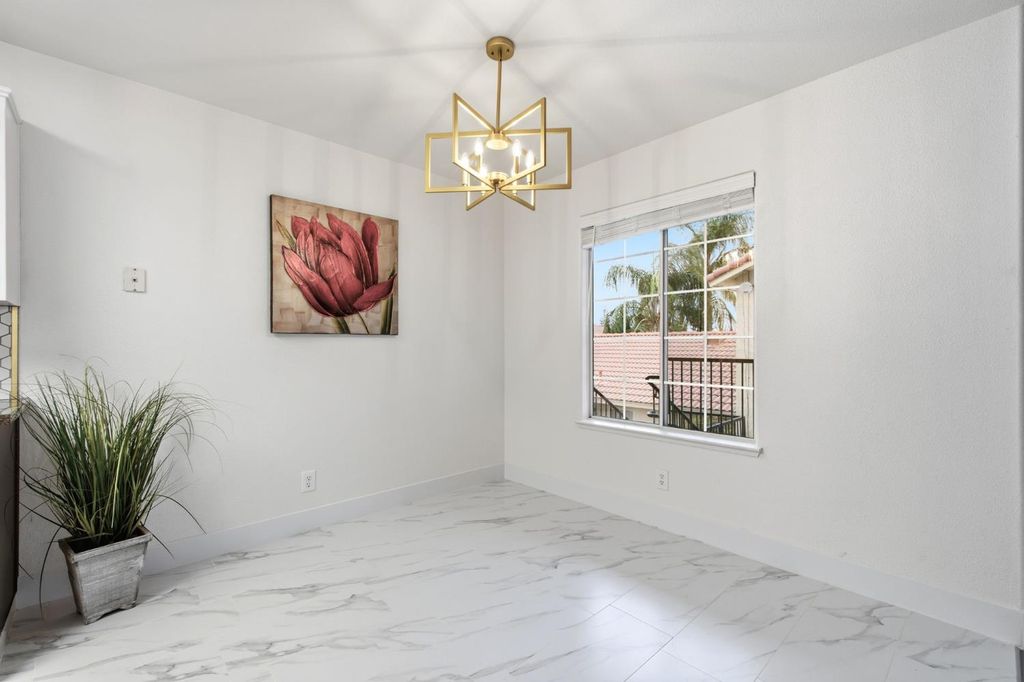 Image 10 of property listing at 1542 E Alluvial Avenue # 258, Fresno, CA 93720