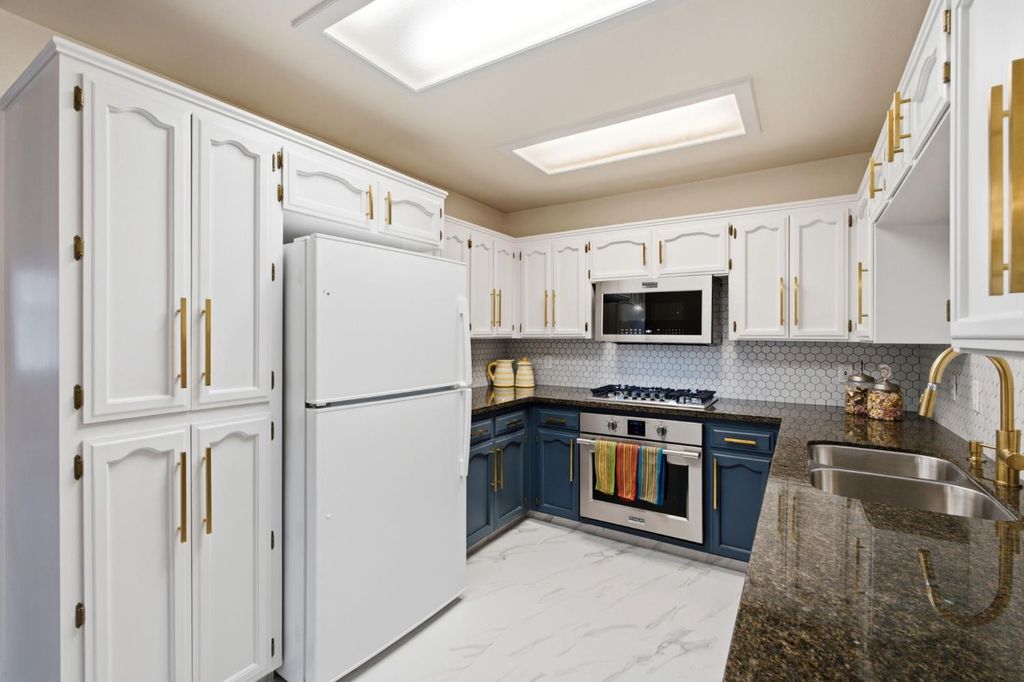 Image 13 of property listing at 1542 E Alluvial Avenue # 258, Fresno, CA 93720