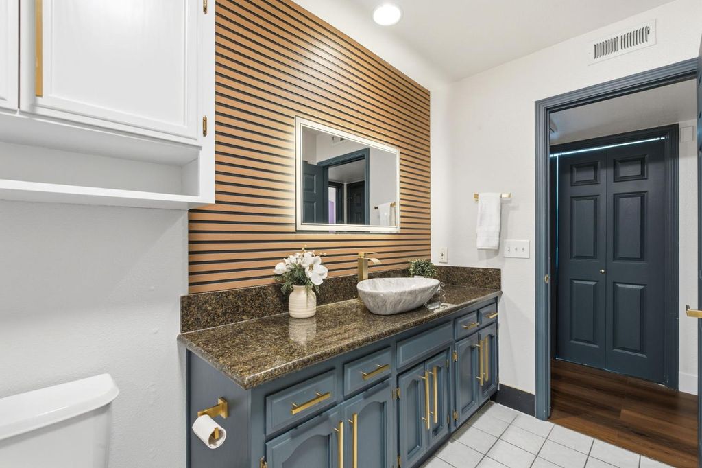 Image 21 of property listing at 1542 E Alluvial Avenue # 258, Fresno, CA 93720