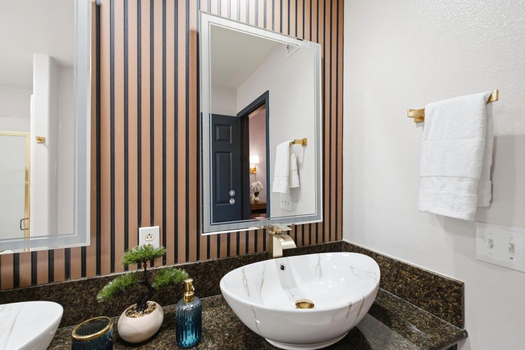 Image 26 of property listing at 1542 E Alluvial Avenue # 258, Fresno, CA 93720