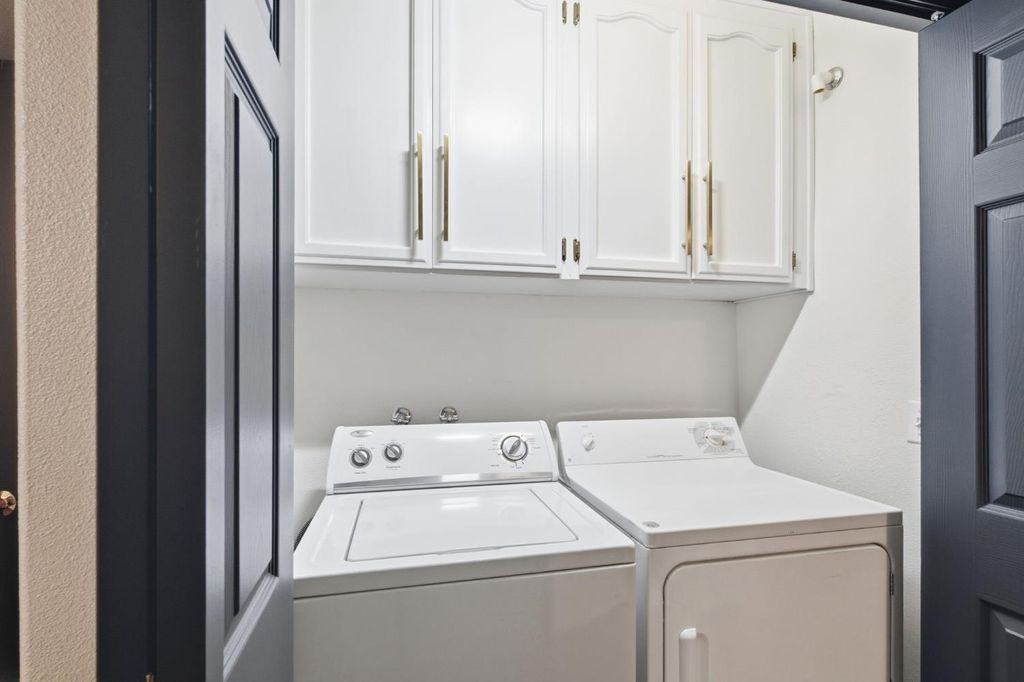 Image 31 of property listing at 1542 E Alluvial Avenue # 258, Fresno, CA 93720