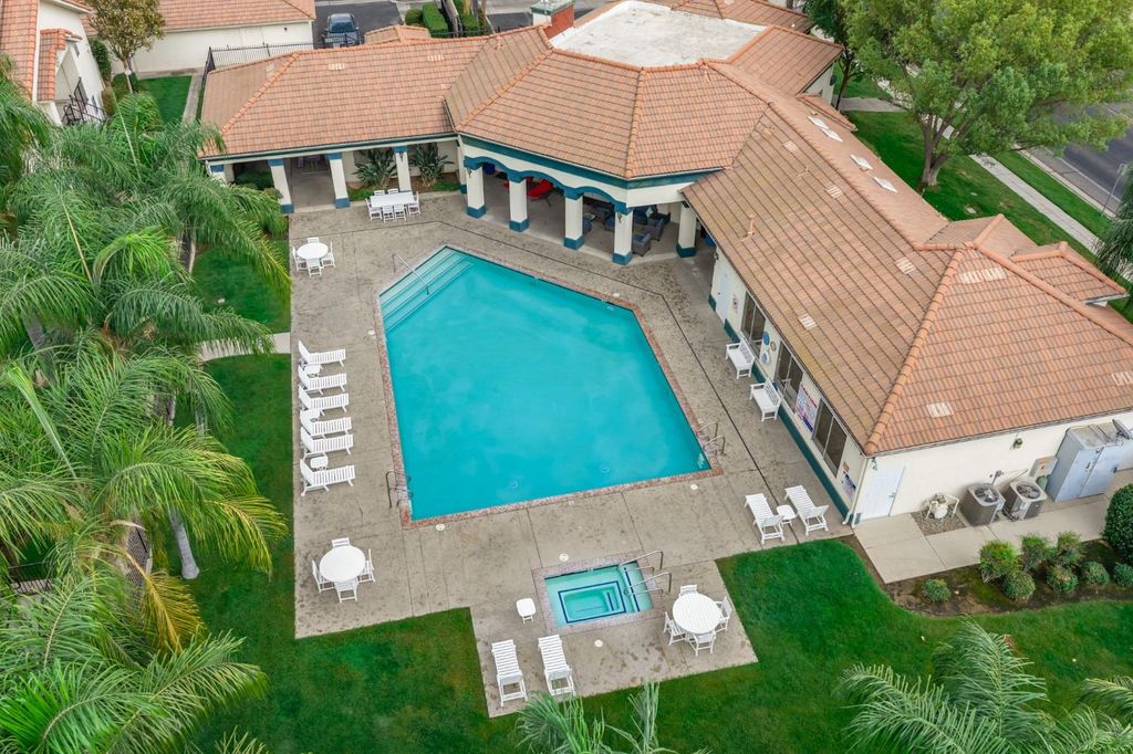 Image 35 of property listing at 1542 E Alluvial Avenue # 258, Fresno, CA 93720