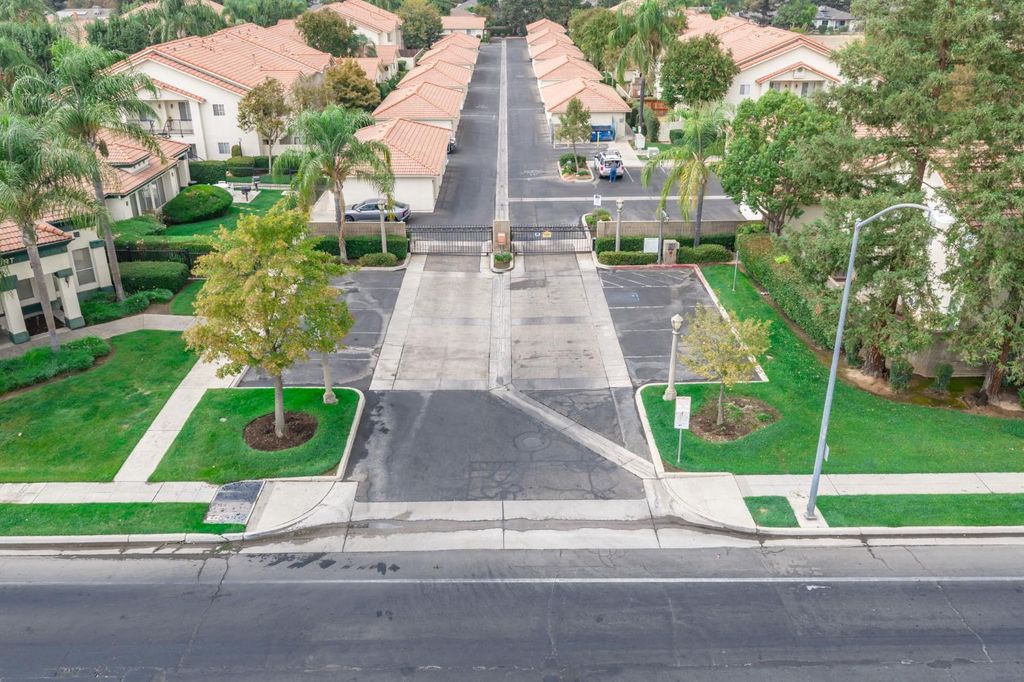 Image 41 of property listing at 1542 E Alluvial Avenue # 258, Fresno, CA 93720