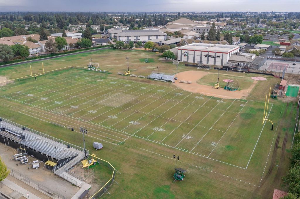 Image 43 of property listing at 1542 E Alluvial Avenue # 258, Fresno, CA 93720