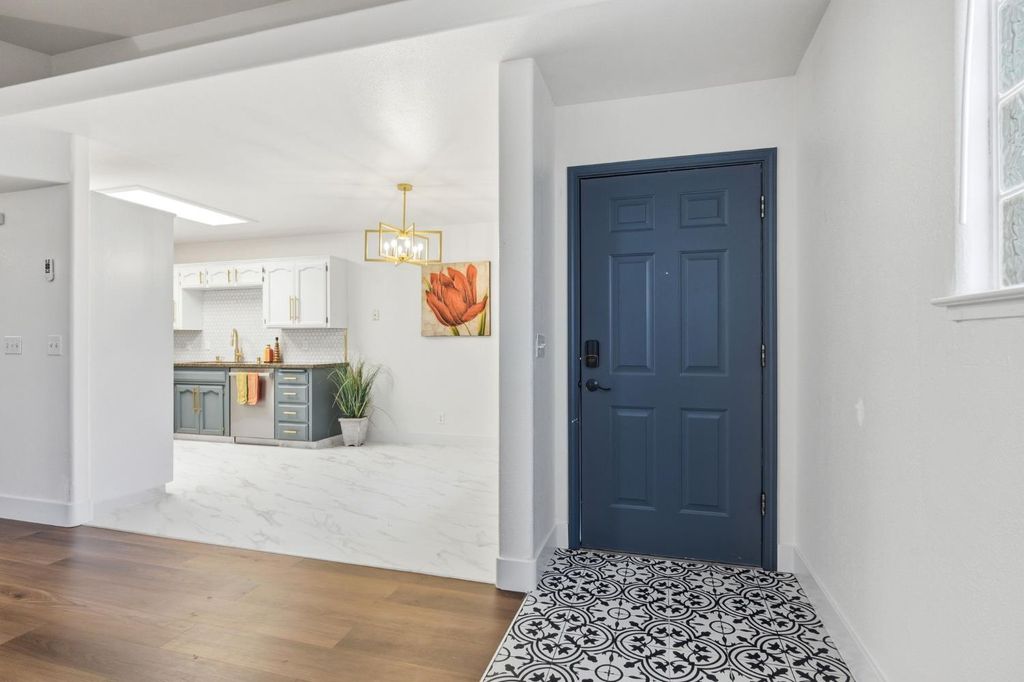 Image 5 of property listing at 1542 E Alluvial Avenue # 258, Fresno, CA 93720