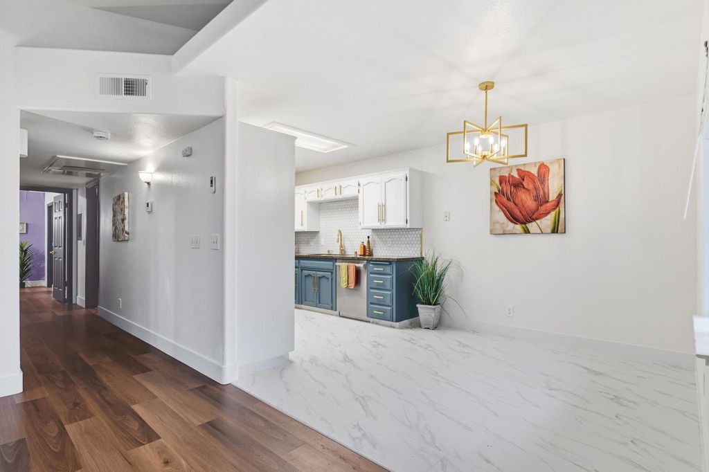 Image 9 of property listing at 1542 E Alluvial Avenue # 258, Fresno, CA 93720