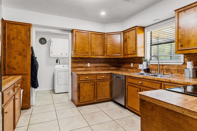 431 Ridgewood Drive, Shepherd, TX 77371