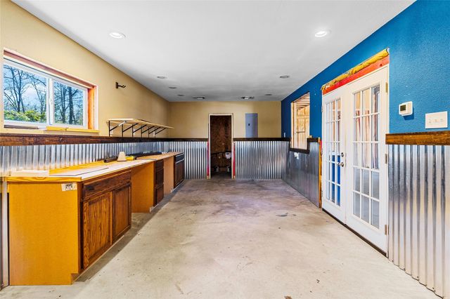 431 Ridgewood Drive, Shepherd, TX 77371