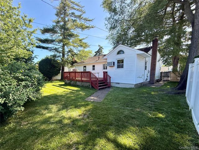 3 Terry Street, Hicksville, NY 11801