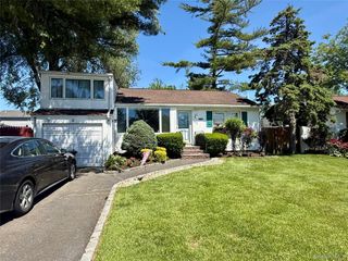 3 Terry Street, Hicksville, NY 11801