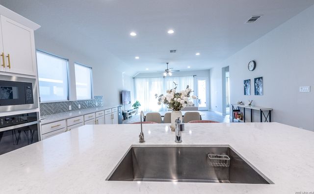 14336 Apache Wells, San Antonio, TX 78254