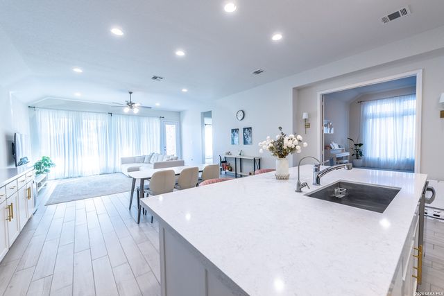 14336 Apache Wells, San Antonio, TX 78254