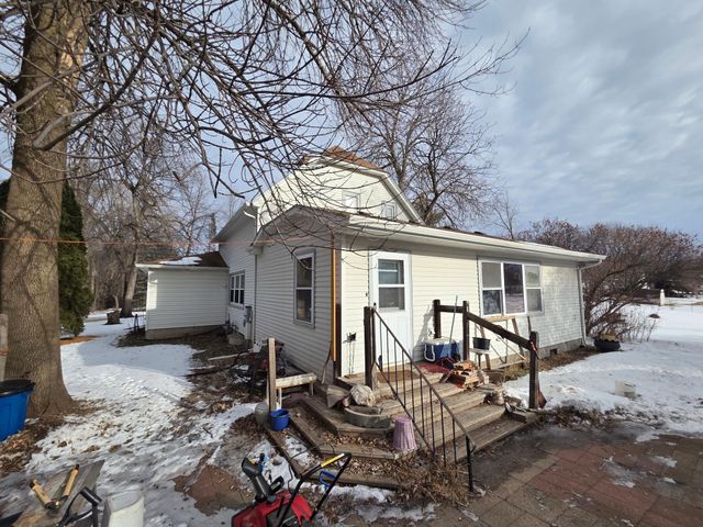 737 Elm Avenue E, Delano, MN 55328