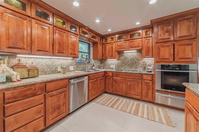 505 Avenue E, Marble Falls, TX 78654