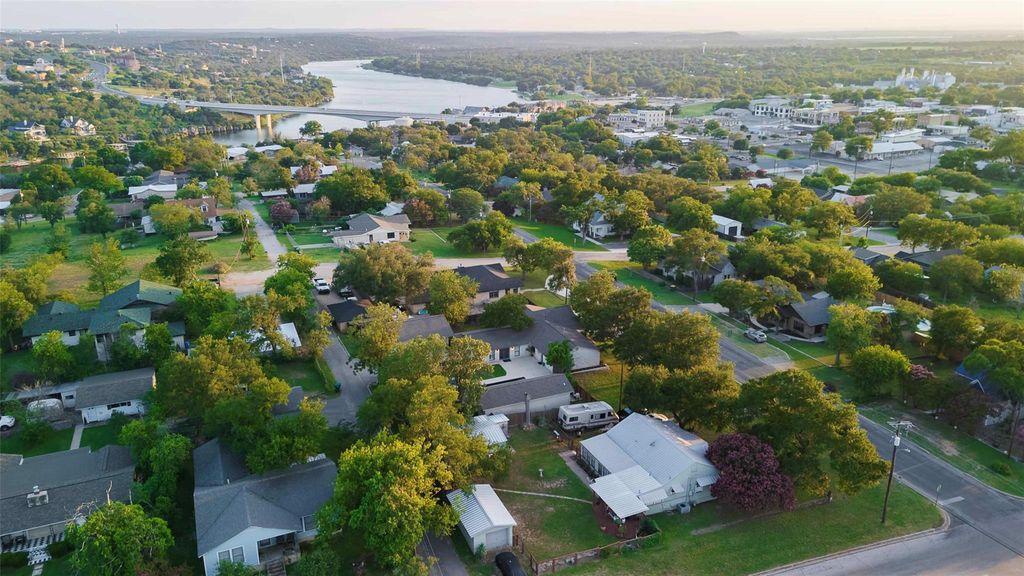 505 Avenue E, Marble Falls, TX 78654