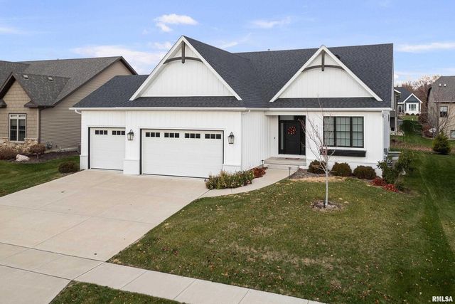 5188 S RICHMOND Circle, Bettendorf, IA 52722