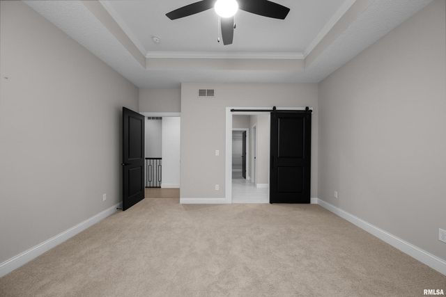 5188 S RICHMOND Circle, Bettendorf, IA 52722