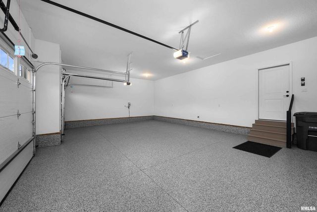 5188 S RICHMOND Circle, Bettendorf, IA 52722