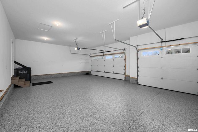 5188 S RICHMOND Circle, Bettendorf, IA 52722