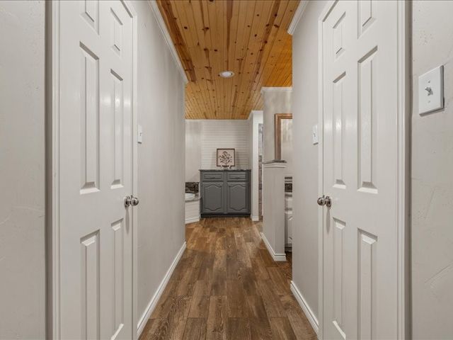 1072 Chapman Road, Crawford, TX 76638