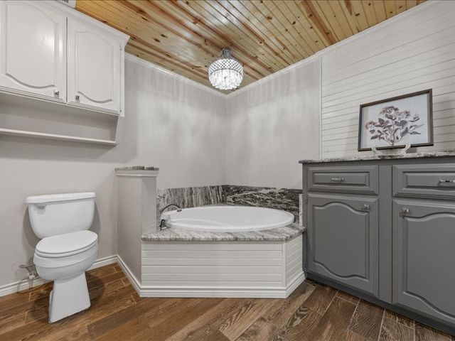 1072 Chapman Road, Crawford, TX 76638