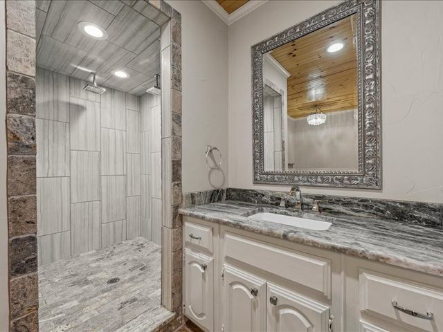1072 Chapman Road, Crawford, TX 76638