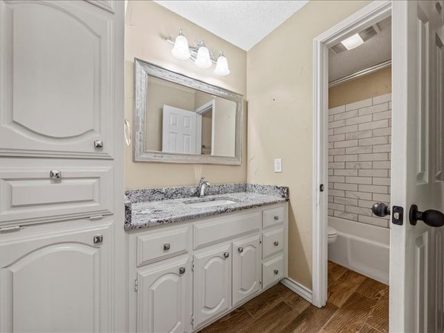 1072 Chapman Road, Crawford, TX 76638