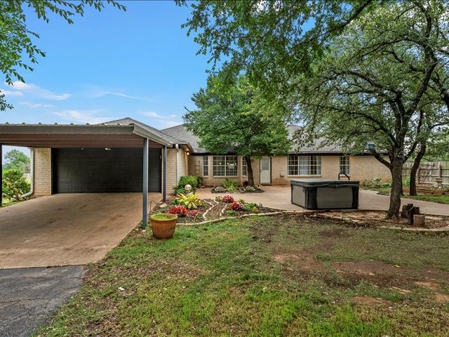 1072 Chapman Road, Crawford, TX 76638