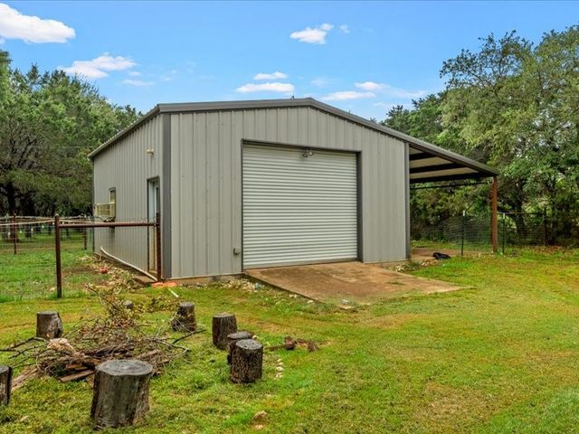 1072 Chapman Road, Crawford, TX 76638