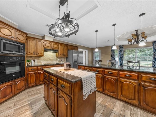 1072 Chapman Road, Crawford, TX 76638