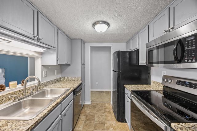 405 Sunnyside Way, Summerville, SC 29485