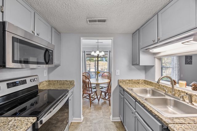 405 Sunnyside Way, Summerville, SC 29485