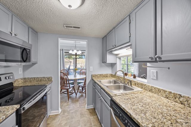 405 Sunnyside Way, Summerville, SC 29485